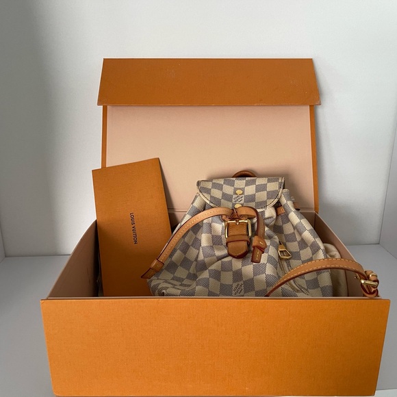 Louis Vuitton Bag - Picture 2 of 6